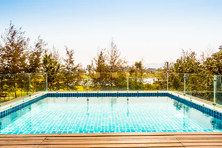 Cost of Glass Pool Fence Repair in Town 'n' Country, FL